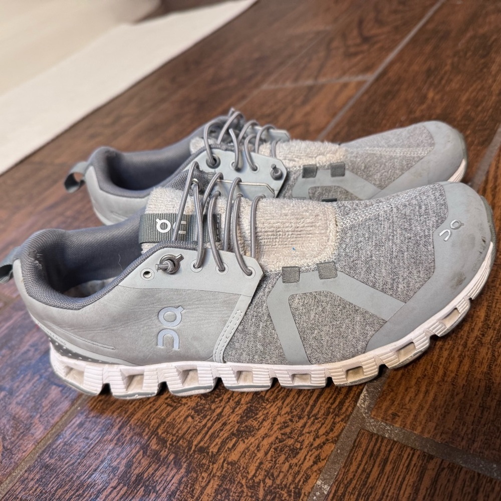 On Cloud Running Light Gray Athletic Sneakers